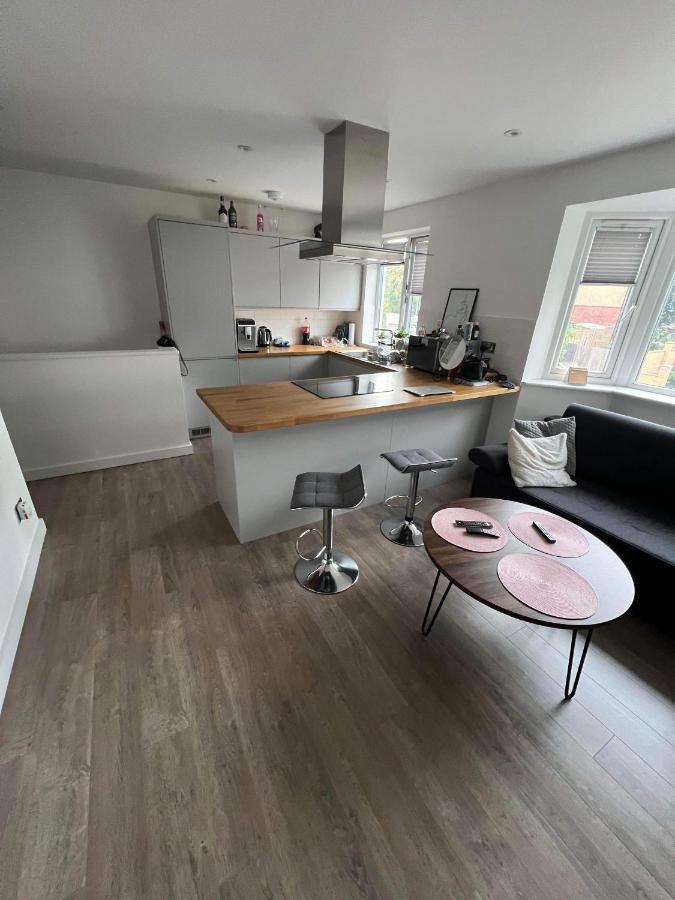 West London Apartment Bagian luar foto